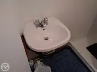 Șalupă de vânzare