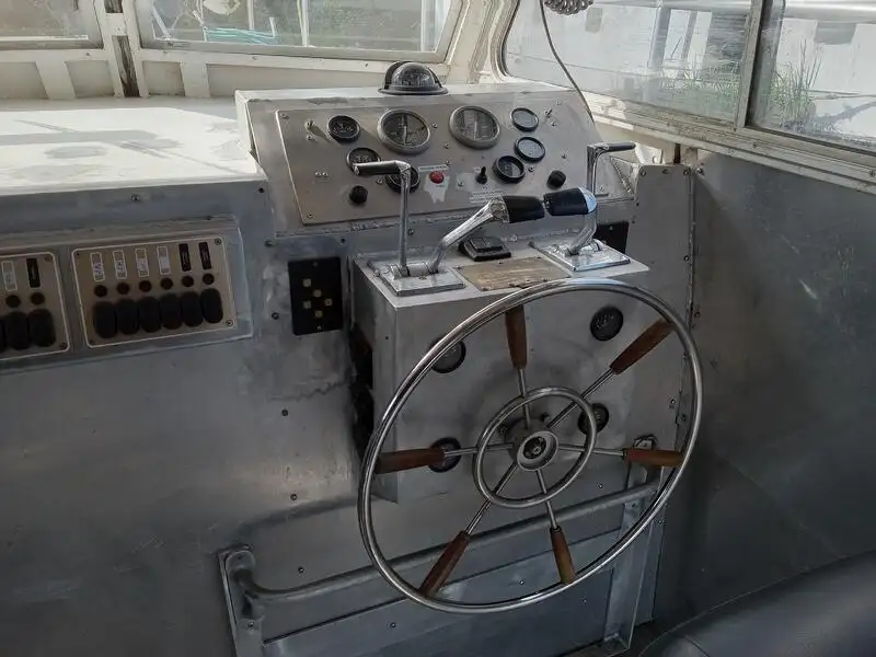 Navă de transport echipaj de vânzare