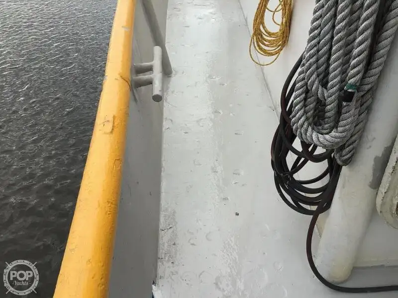 Nava de pescuit tip trauler de vânzare