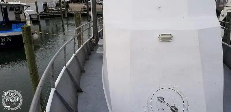 Nava de pescuit tip trauler de vânzare