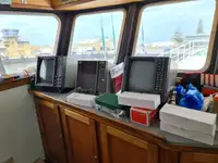 Nava de pescuit cu linii lungi de vânzare