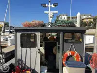 Nava de pescuit tip trauler de vânzare