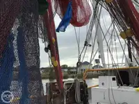 Nava de pescuit tip trauler de vânzare
