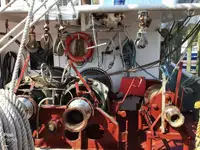 Nava de pescuit tip trauler de vânzare