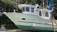 Nava de pescuit tip trauler de vânzare