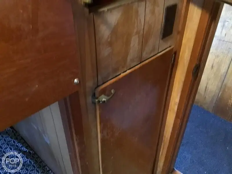 Nava de pescuit tip trauler de vânzare