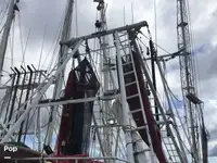 Nava de pescuit tip trauler de vânzare