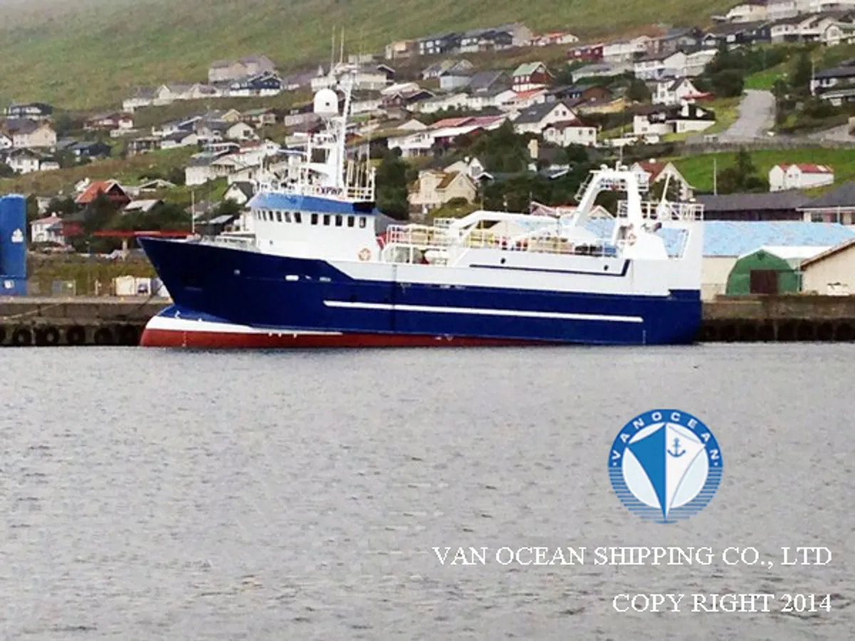 Nava de pescuit tip trauler de vânzare