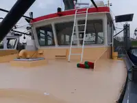 Nava de pescuit tip trauler de vânzare