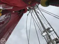 Nava de pescuit tip trauler de vânzare