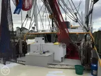 Nava de pescuit tip trauler de vânzare