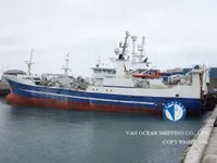 Nava de pescuit tip trauler de vânzare