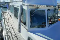 Nava de pescuit tip trauler de vânzare