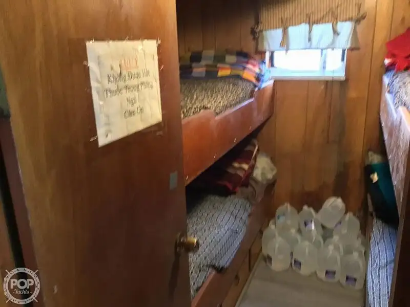 Nava de pescuit tip trauler de vânzare