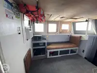 Nava de pescuit tip trauler de vânzare