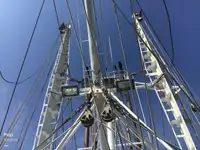 Nava de pescuit tip trauler de vânzare