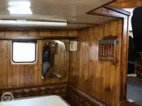 Nava de pescuit tip trauler de vânzare