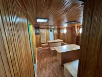 Nava de pescuit tip trauler de vânzare