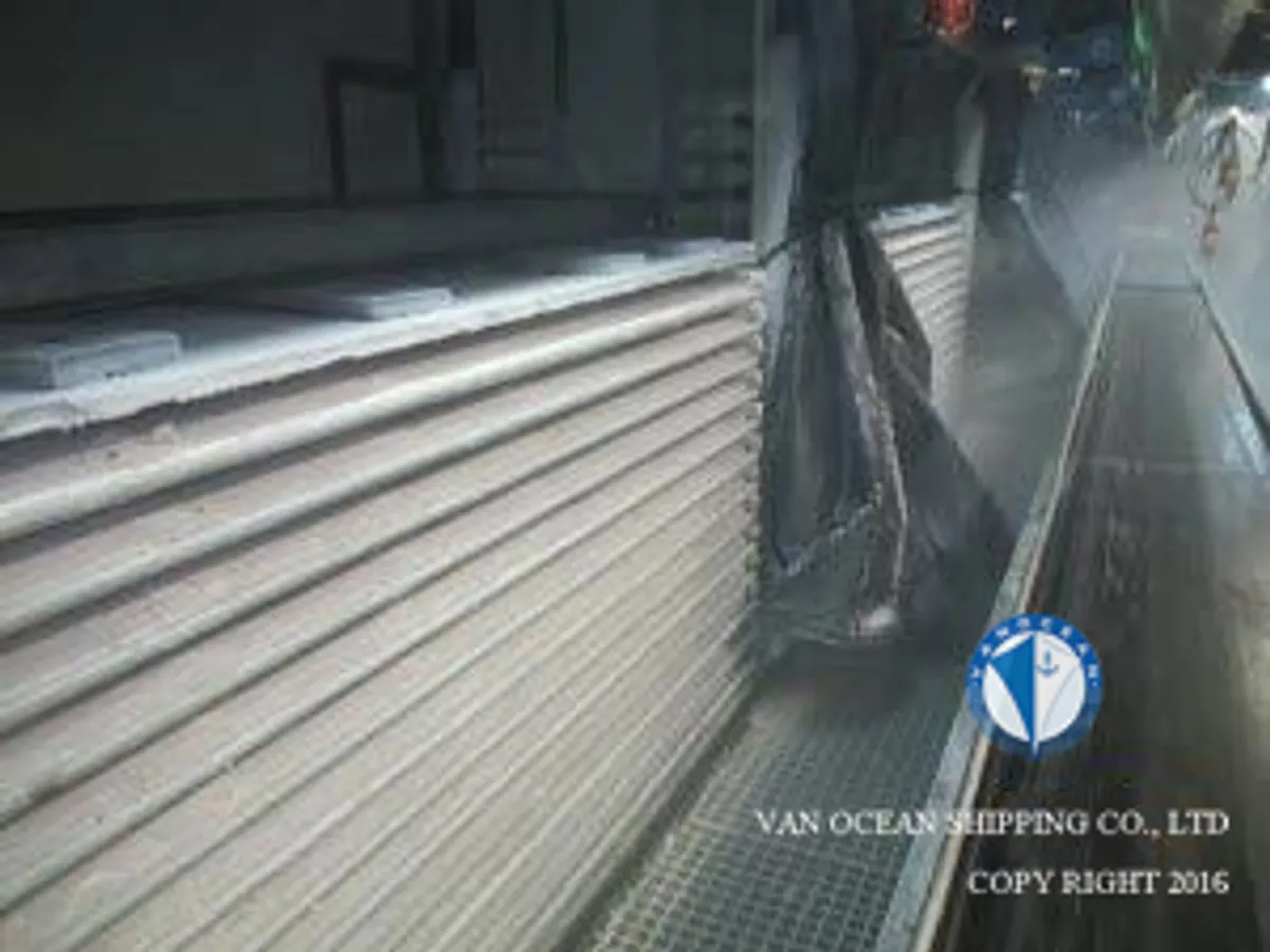 Nava de pescuit tip trauler de vânzare