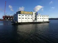 Floating hotel de vânzare