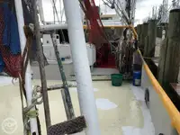 Nava de pescuit tip trauler de vânzare