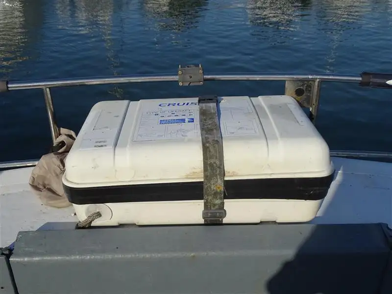 Nava de pescuit tip trauler de vânzare
