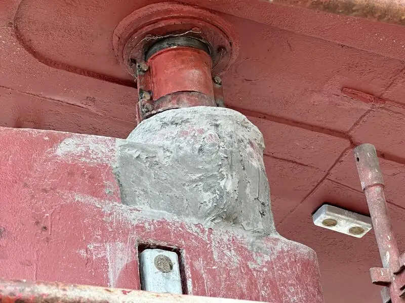 Nava de pescuit tip trauler de vânzare