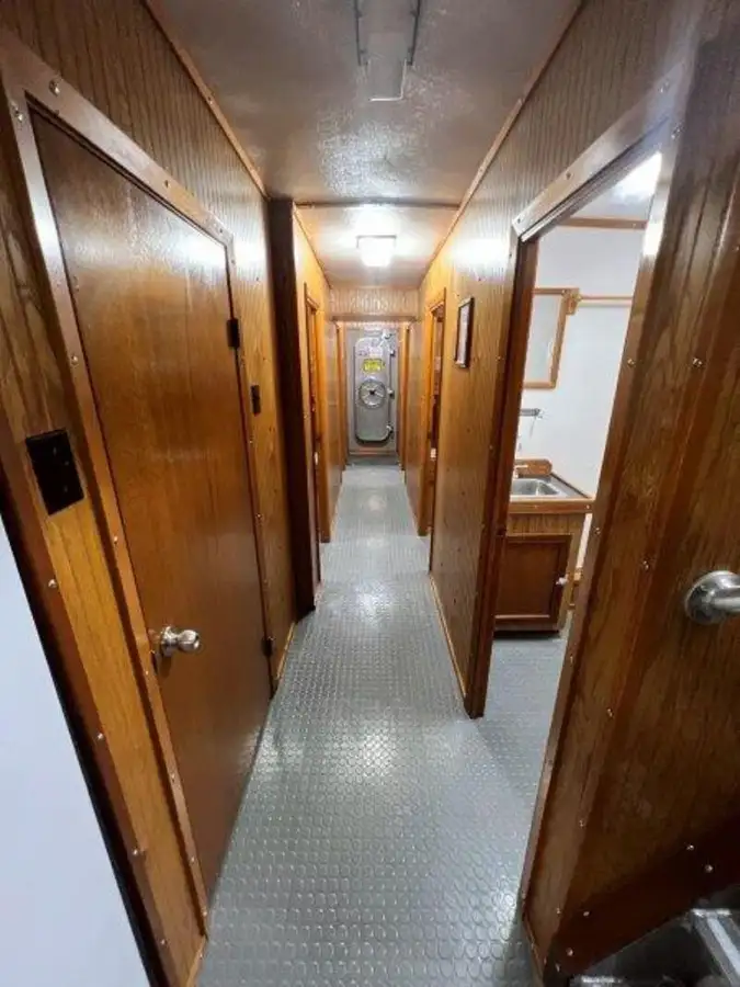 Navă de transport echipaj de vânzare