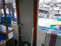 Șalupă de vânzare