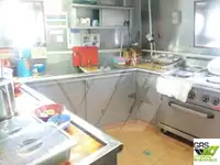 Ambarcațiune de debarcare, cu rezervoare de vânzare