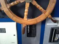 Șalupă de vânzare