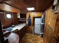 Nava de pescuit tip trauler de vânzare