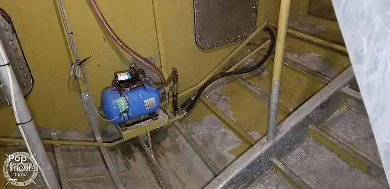 Nava de pescuit tip trauler de vânzare