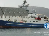 Nava de pescuit cu plase purseine de vânzare