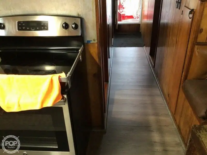 Nava de pescuit tip trauler de vânzare