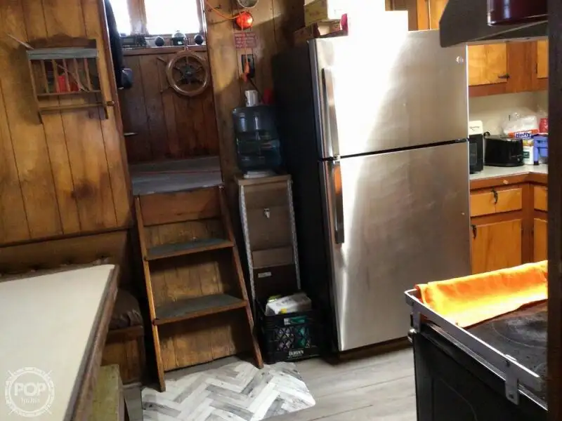 Nava de pescuit tip trauler de vânzare