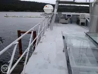 Șalupă de vânzare