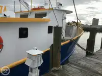 Nava de pescuit tip trauler de vânzare