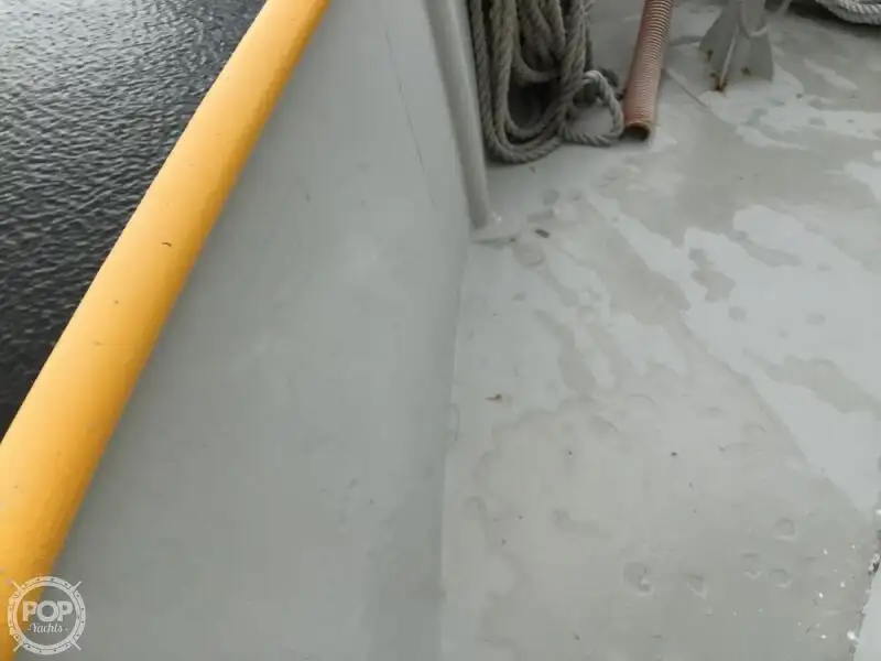 Nava de pescuit tip trauler de vânzare