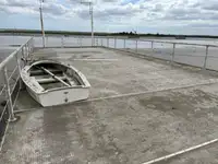 Barjă de cazare de vânzare