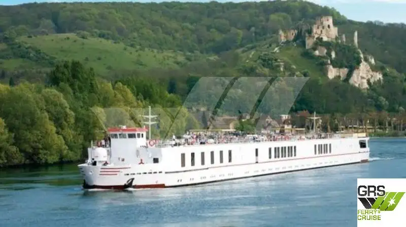 Navă de croazieră de vânzare
