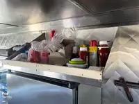 Ponton de vânzare