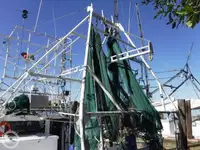 Nava de pescuit tip trauler de vânzare