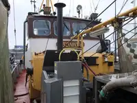 Nava de pescuit tip trauler de vânzare