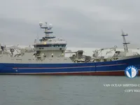 Nava de pescuit tip trauler de vânzare