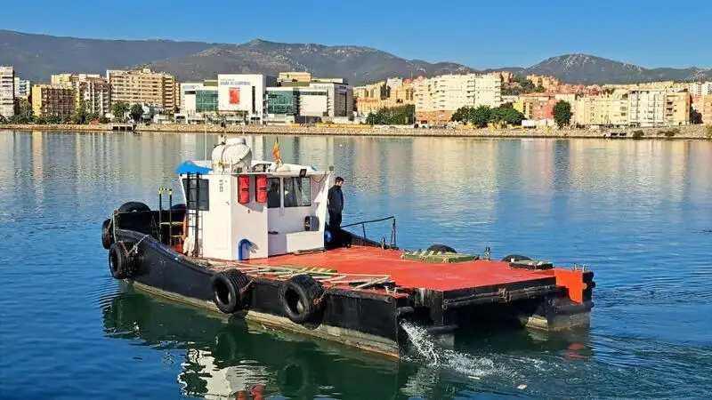 Ambarcațiuni de lucru de vânzare