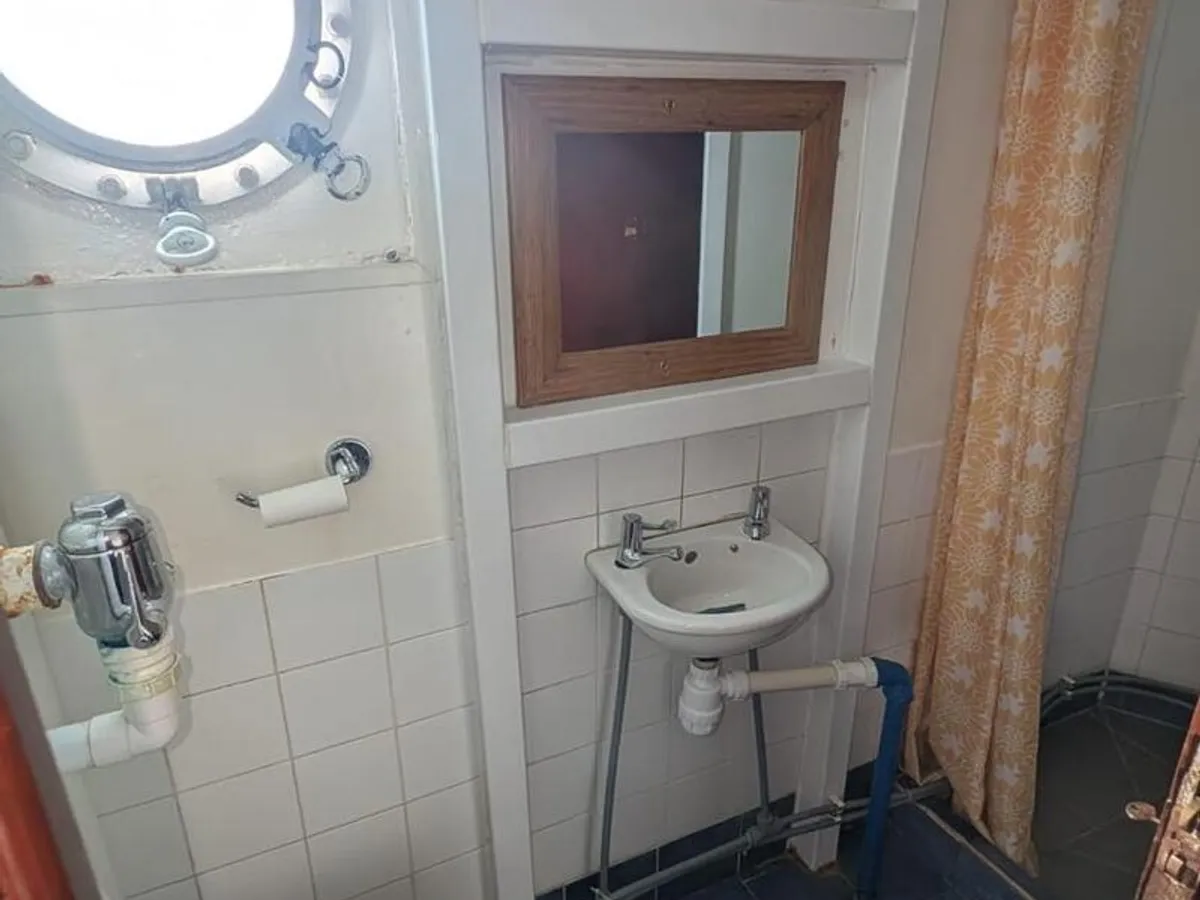 Navă de sondaj de vânzare