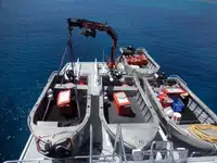 Nava de pescuit tip trauler de vânzare