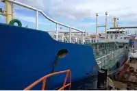 Oil/Chemical tanker de vânzare