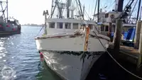 Nava de pescuit tip trauler de vânzare